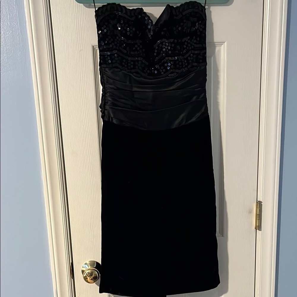 Scott McClintock Black Embellished Strapless Sheath Dress